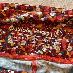 Outdoor Voices Sweat Tech Floral Leggings Small